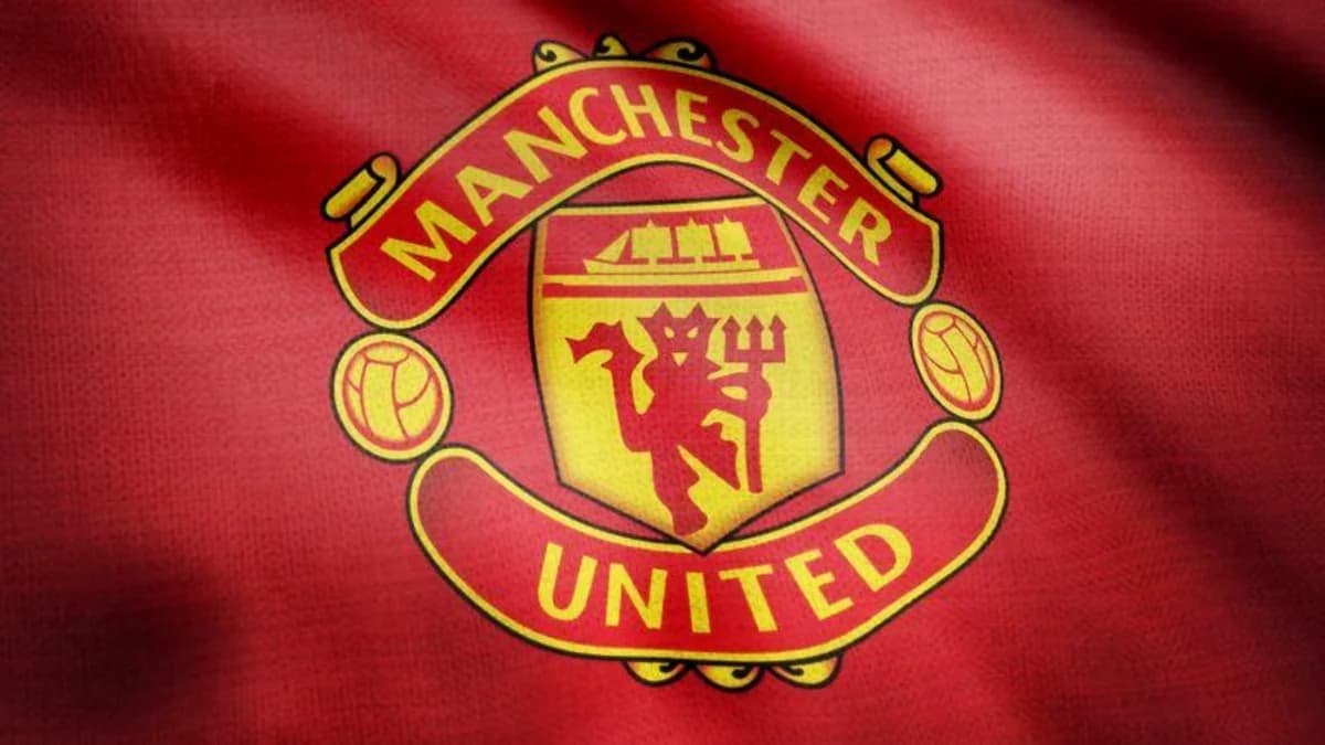 İngiltərəli müdafiəçi "Mançester Yunayted"lə bağlı qərarını verdi