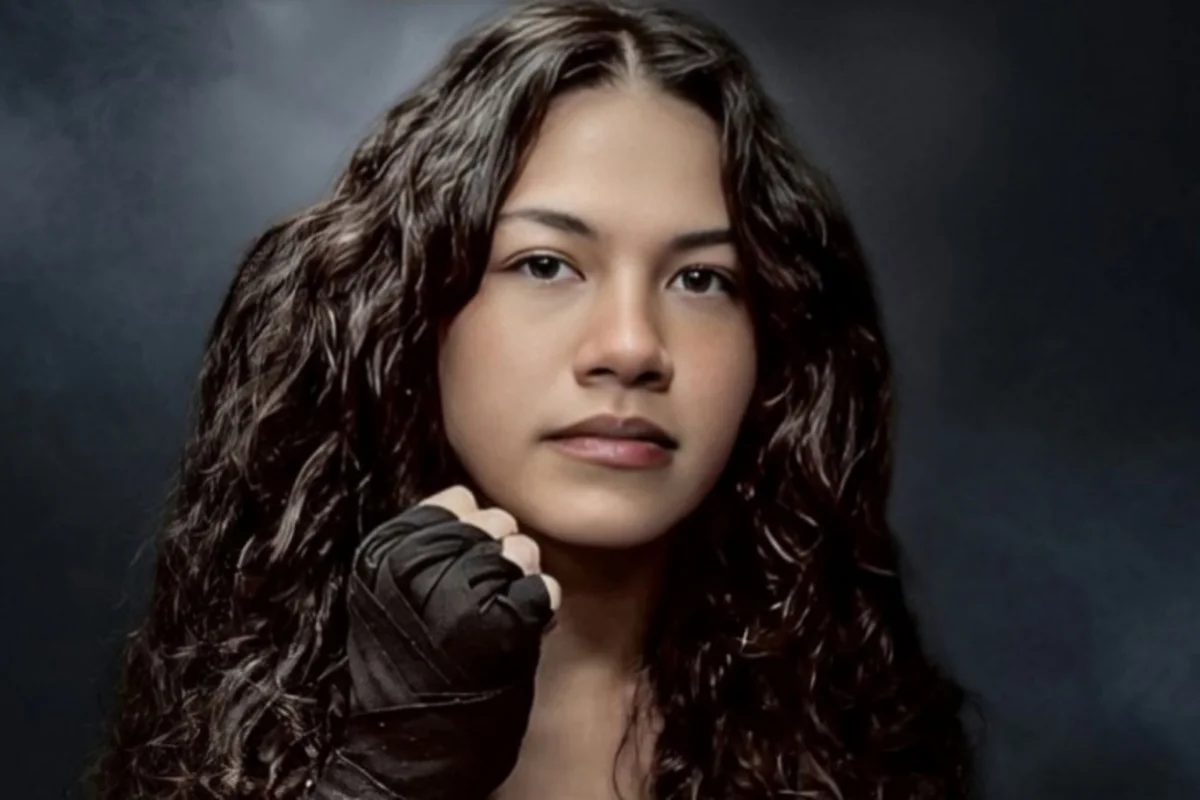 ABŞ-li qadın boksçu nokautdan sonra komaya düşdü - VİDEO