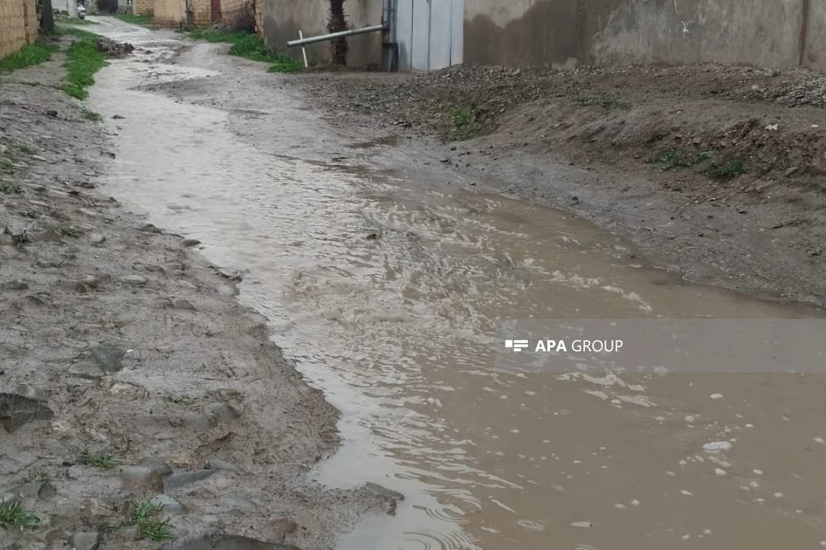 Gəncəyə yağan yağış ciddi fəsadlar törədib - FOTO
