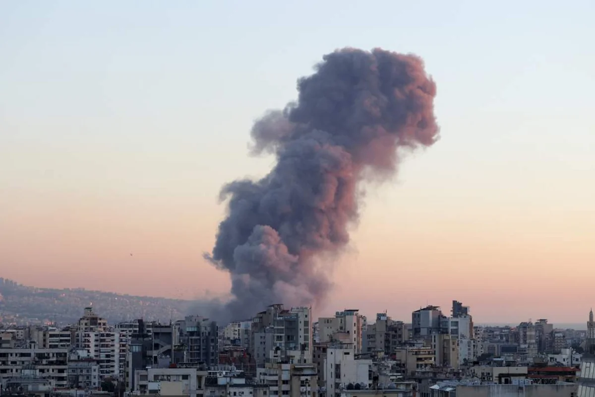 Beyrutda "Hizbullah"ın iki yüksəkvəzifəli rəsmisi öldürüldü