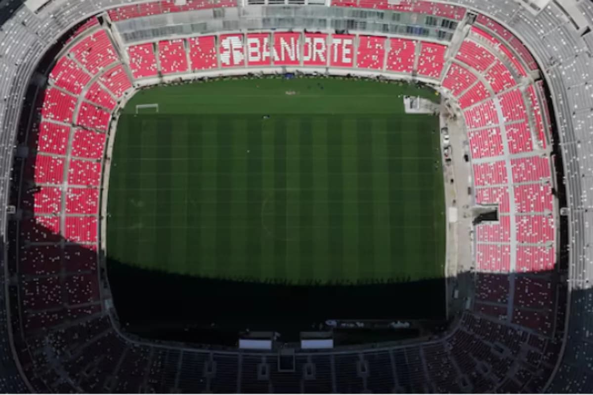 Meksikada azarkeş futbol matçından əvvəl stadionda ölüb