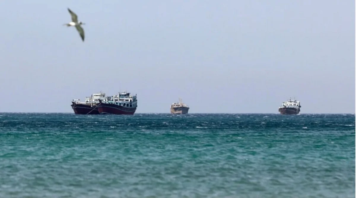 İran Hörmüz boğazından keçmək istəyən Pakistan gəmilərinə yaşıl işıq yandırdı