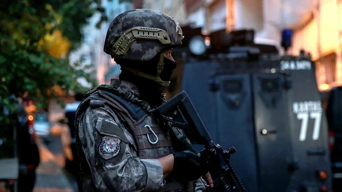 Avropanı silkələyən əməliyyat: Siqaret mafiyası çökdürüldü