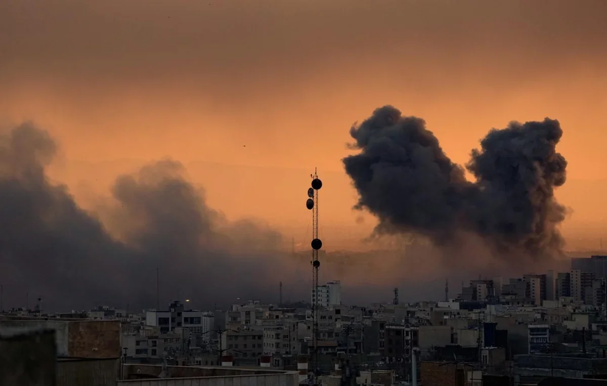 İsrail Tehrana kütləvi zərbələrə başladı - VİDEO