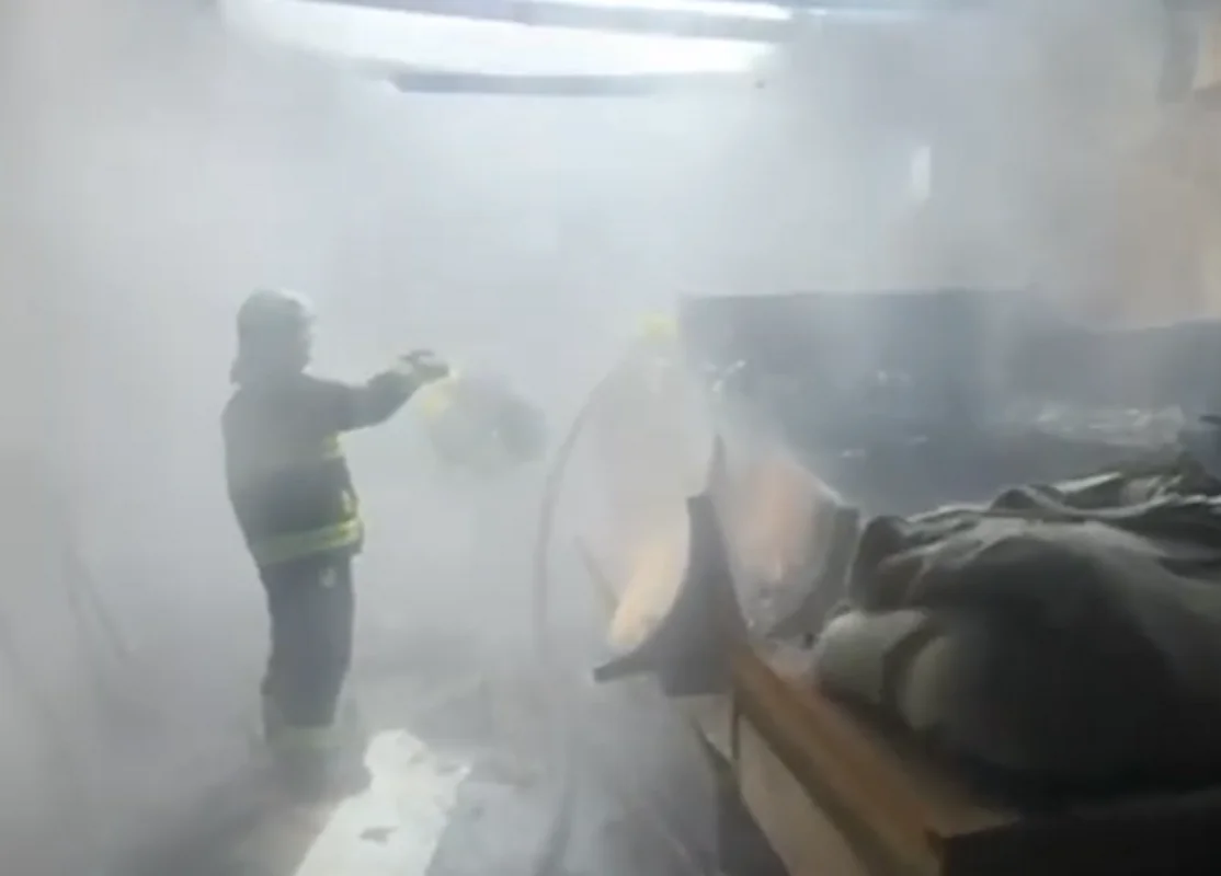 Sumqayıtda mebel sexində YANĞIN - VİDEO