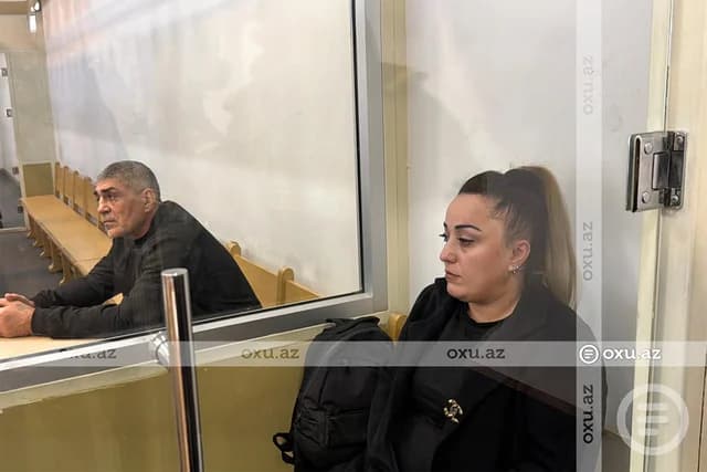 Qətldə təqsirləndirilən ata ilə qızının məhkəməsi: "Əgər çöldə olsaydım, nəslinizi kəsərdim"