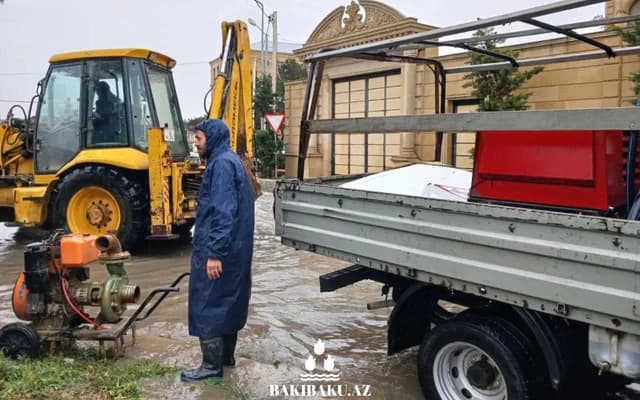Bakıda yağışla bağlı bəzi sakinlər hotellərə yerləşdiriliblər - FOTO