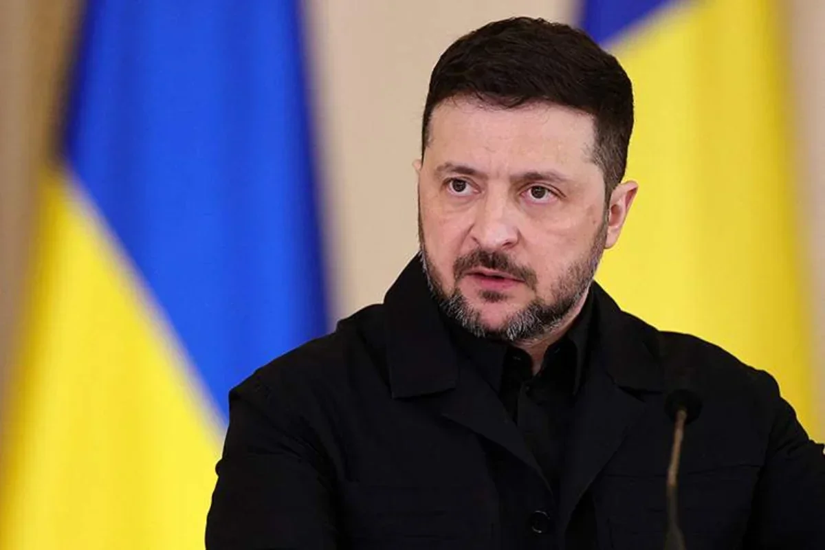 Zelenski: "Tramp Ukrayna ordusunun Donbasdan çıxarılmasını tələb edir"