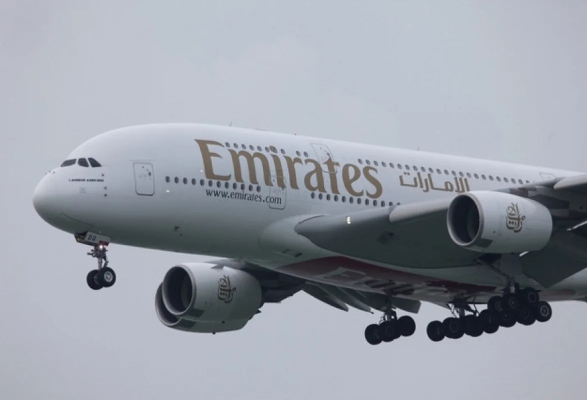 "Emirates" aviaşirkəti İran vətəndaşlarının BƏƏ-yə girişinə qadağa qoydu