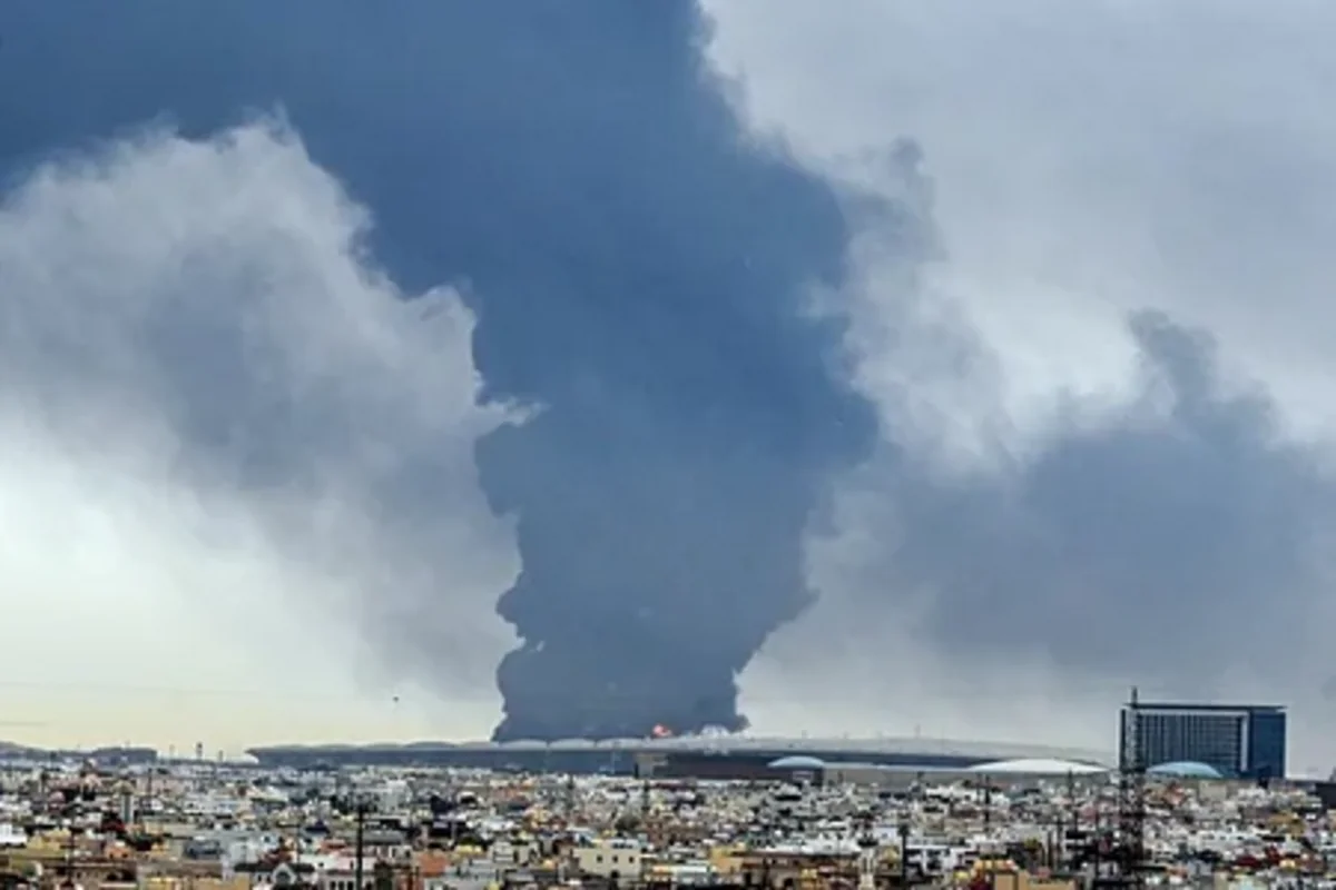 Küveytin hava limanında PUA zərbəsindən sonra güclü yanğın oldu - VİDEO