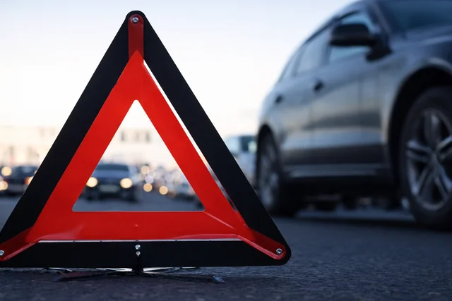 Goranboyda yük maşını ilə minik avtomobili toqquşdu - Xəsarət alanlar var