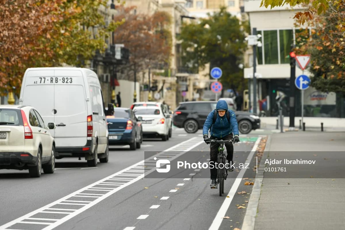 Sürücülərin NƏZƏRİNƏ: Üzeyir Hacıbəyov küçəsində HƏRƏKƏTİN TƏŞKİLİ DƏYİŞDİ - FOTO