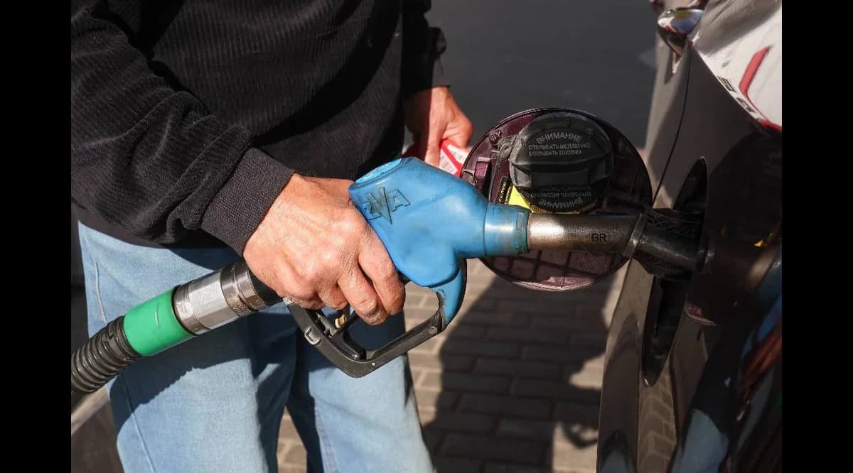 Yaxın Şərq gərginliyi Pakistanda yanacağı rekord həddə bahalaşdırdı