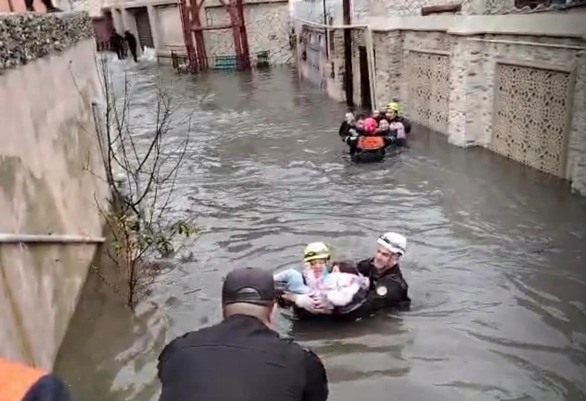 Keşləni su basdı: Vətəndaşlar təxliyə edilirlər - FOTO - VİDEO