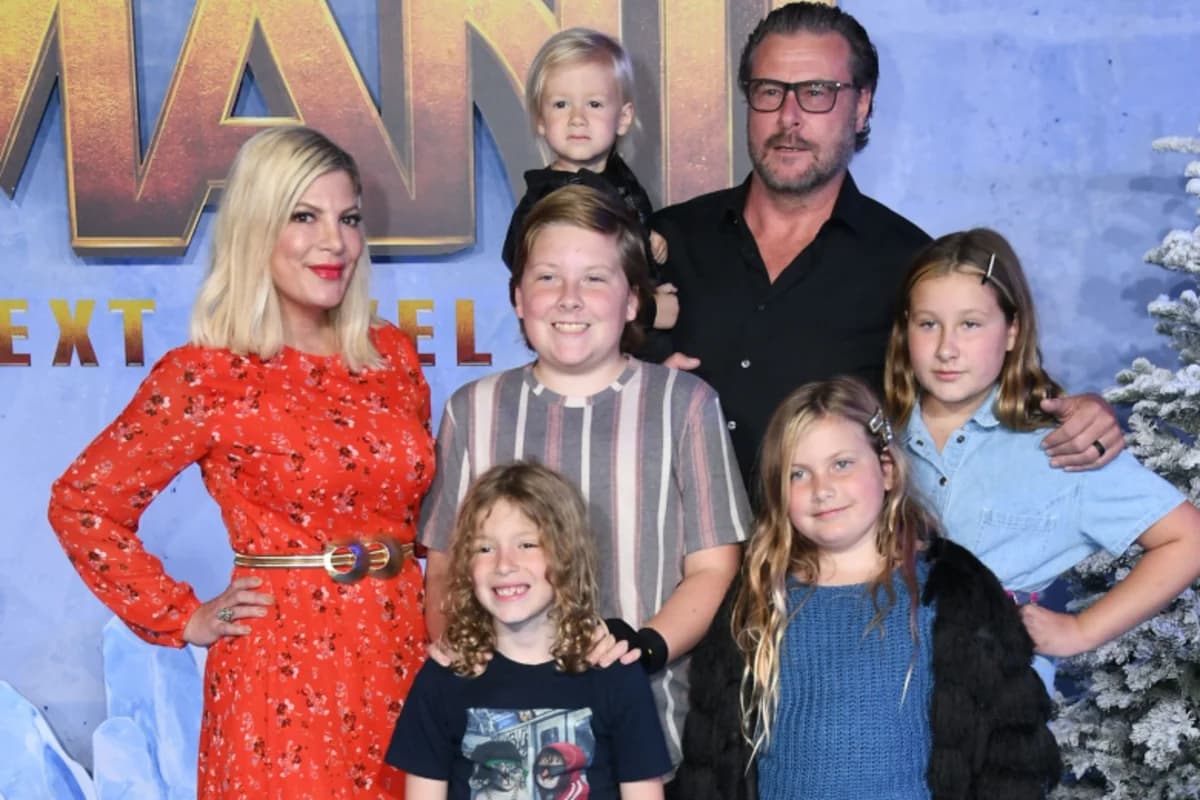 Amerikalı aktrisa yeddi uşaqla ağır qəzaya düşüb