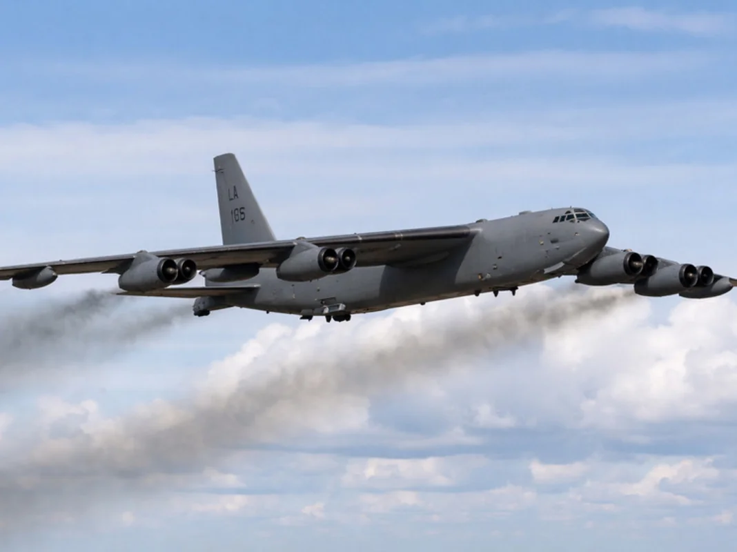 ABŞ-nin bombardmançı təyyarələri Britaniyadakı hərbi bazadan havaya qalxıblar