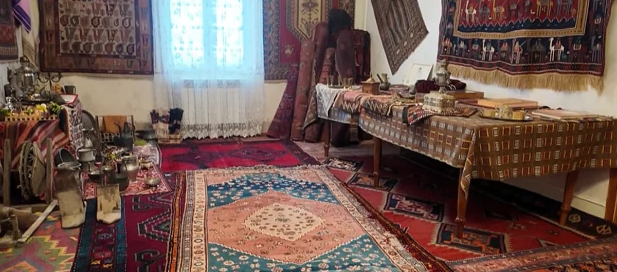 Evini muzeyə çevirən sakin: Minlərlə qədim eksponat var - VİDEO