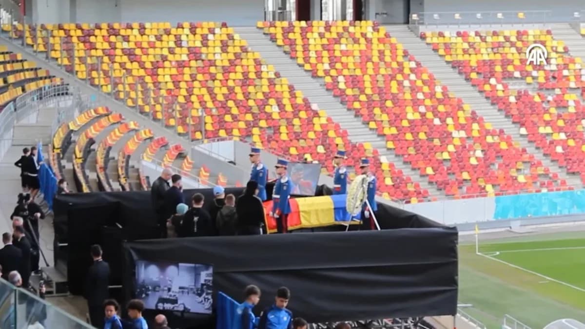 Rumıniyada Mirça Luçesku ilə vida mərasimi keçirilib