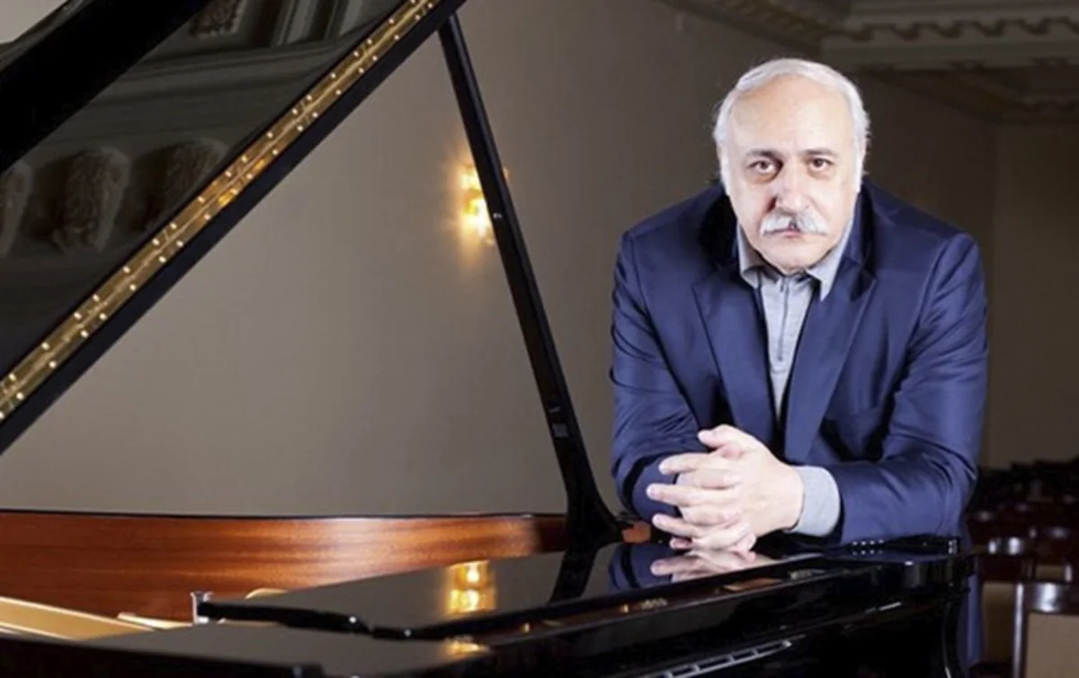 Eldar Mansurov: "Mədəni qastrol proqramının ənənə halını almasını istəyirəm"