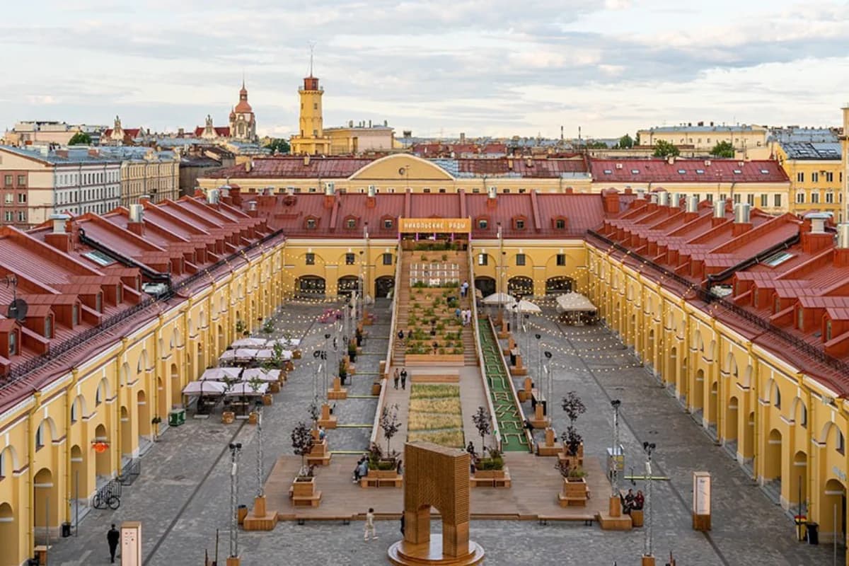 Azərbaycanlı milyarder Sankt-Peterburqda hotel kompleksinin sahibi oldu