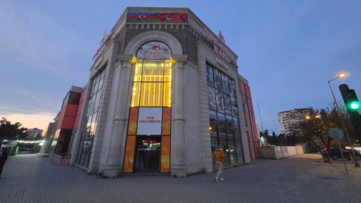 Sumqayıtda məşhur geyim mağazasının fəaliyyəti dayandırıldı - FOTO - VİDEO