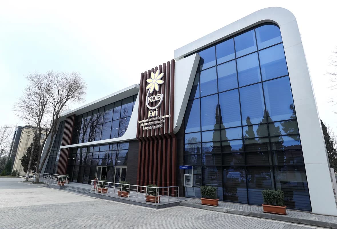 "Gəncə KOB evi"ndə sahibkarlara YENİ İMKANLAR: 35 dövlət qurumunun 300-dən çox XİDMƏTİ - FOTO