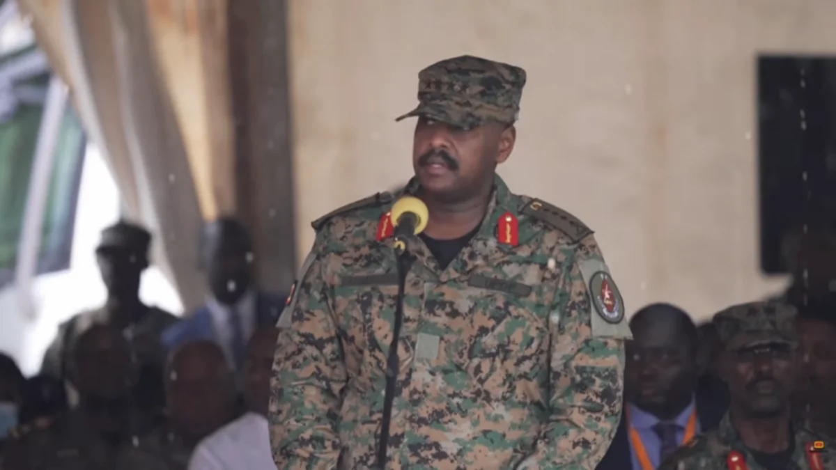 Uqanda generalından Türkiyəyə absurd tələb: Bir milyard dollar və ən gözəl qadın...