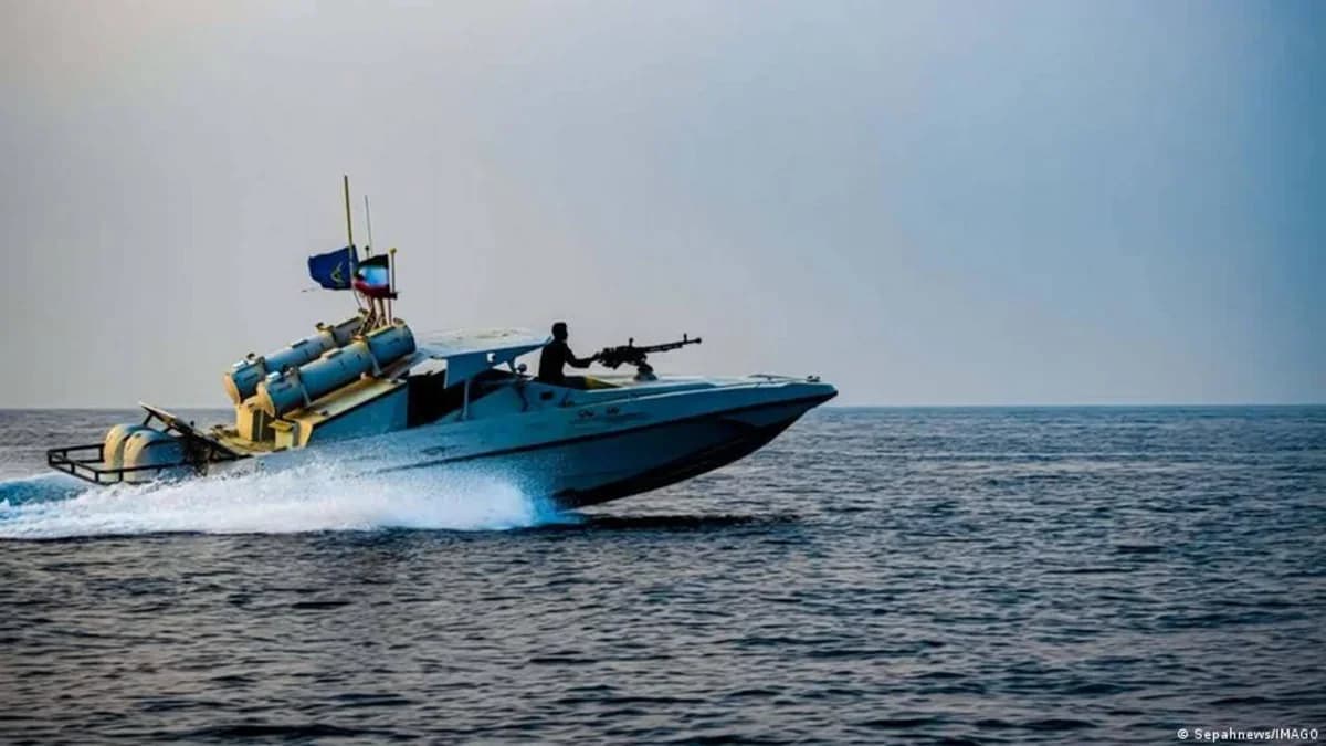 Pakistanda sahil mühafizəsi katerinə hücum olub, ölənlər var