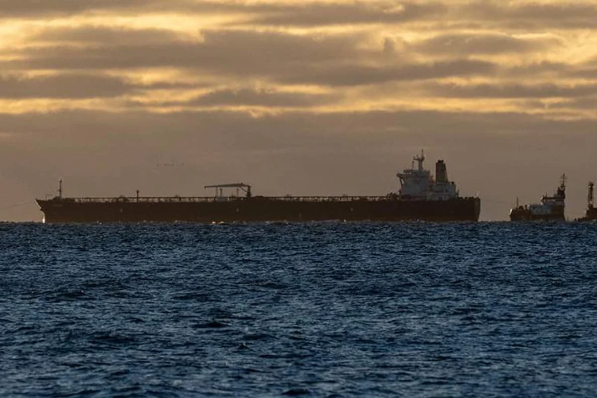 İsveç Rusiyadan yola düşmüş gəmini saxladı