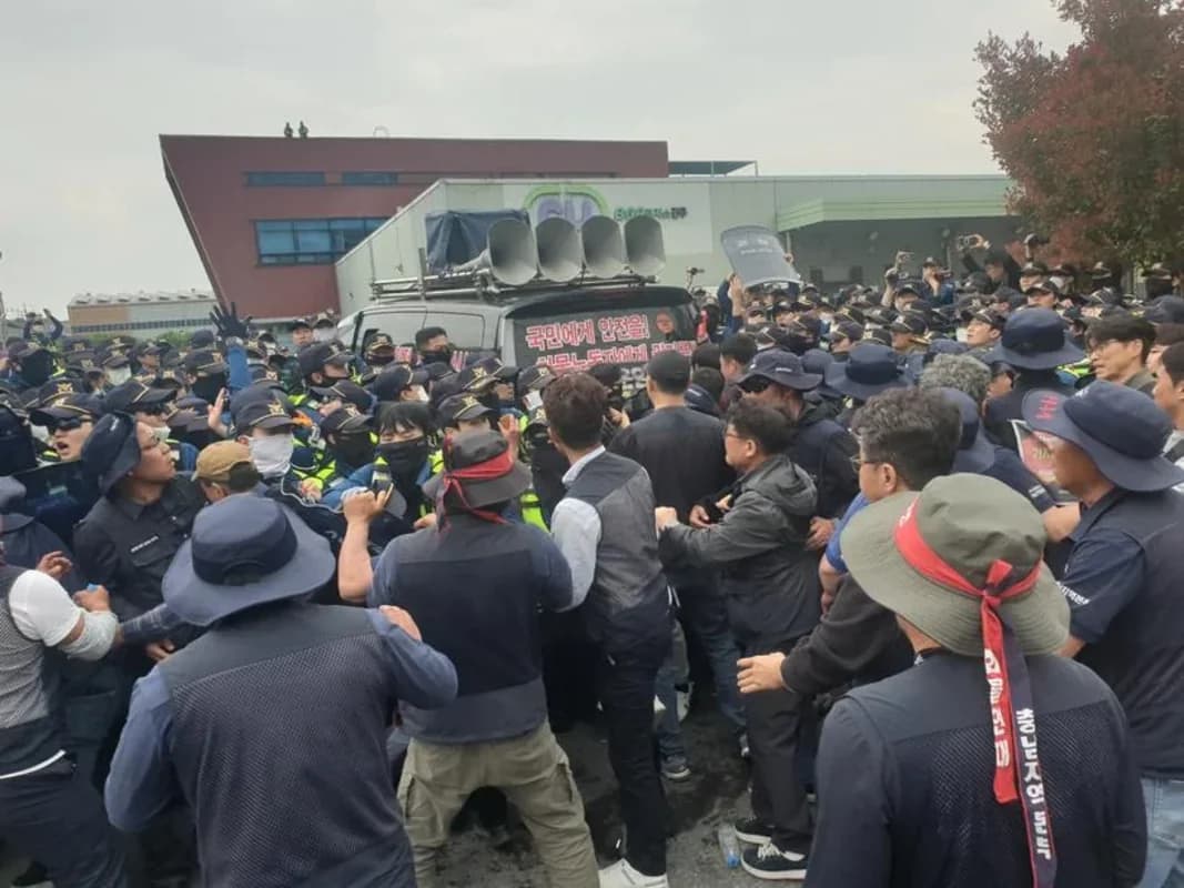 Cənubi Koreyada yük maşını etirazçıları vurub: Ölən və xəsarət alanlar var