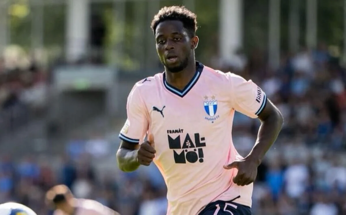 "Qarabağ" cari mövsümdə heç nə ilə yadda qalmayan futbolçu ilə maraqlanır