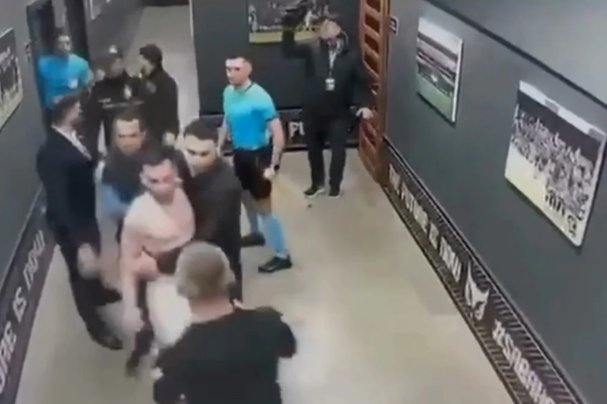 "Sabah" - "Qarabağ" matçından sonra Yankoviç tuneldə hakimə hücum çəkibmiş - ANBAAN GÖRÜNTÜLƏR