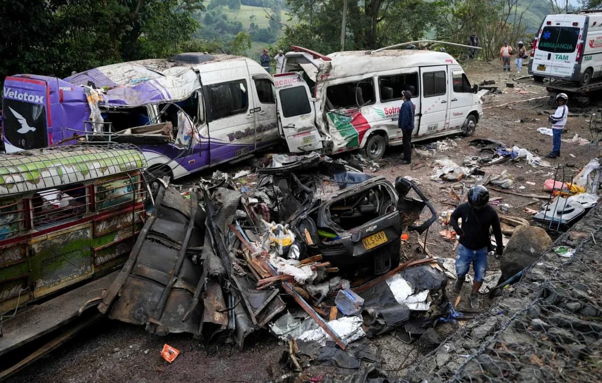Kolumbiyada terror aktı nəticəsində azı 20 nəfər ölüb
