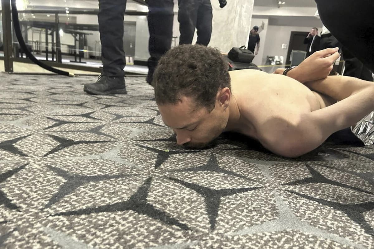 Trampın olduğu tədbirdə atəş açan şəxs kimi hədəfə aldığını açıqlayıb