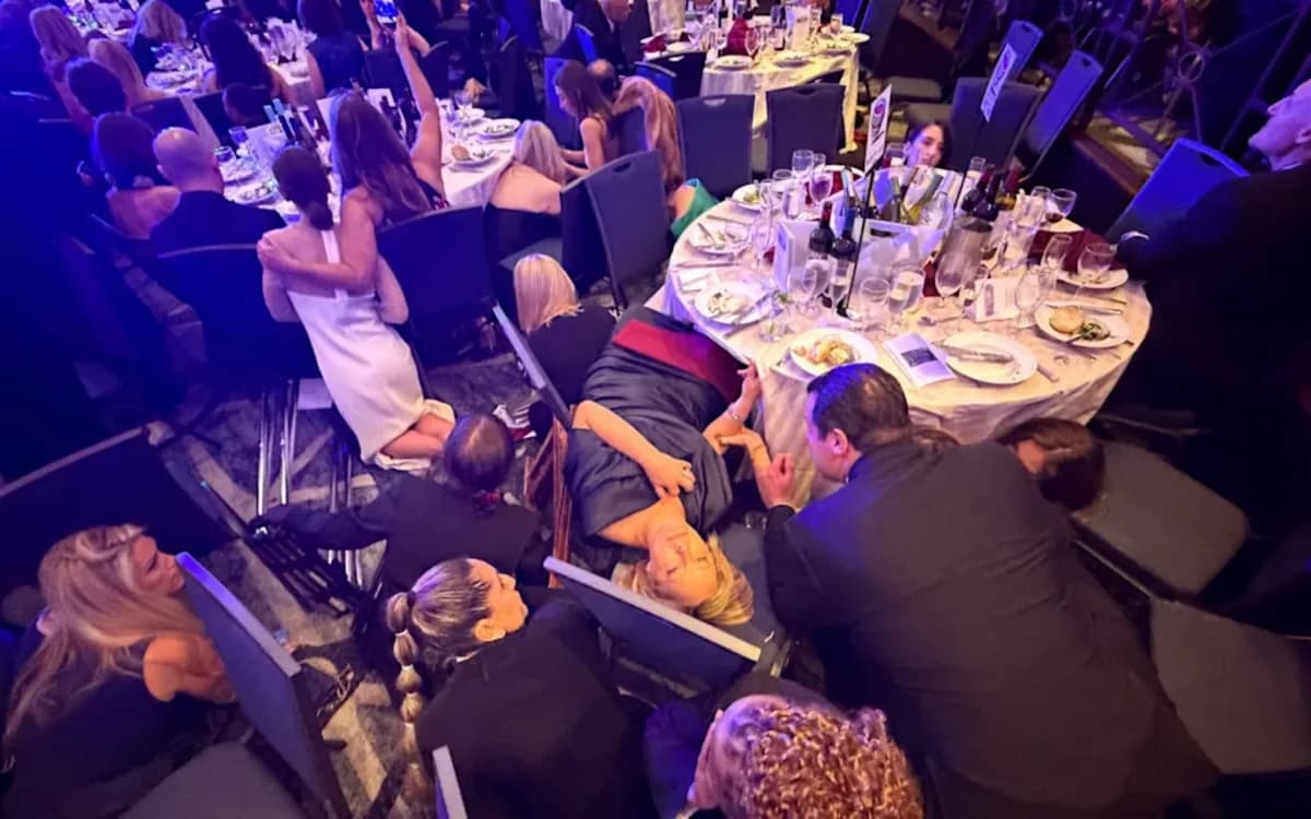 Vaşinqtonda atəş açılan tədbirdən qaçanlar spirtli içkiləri niyə götürüblər?