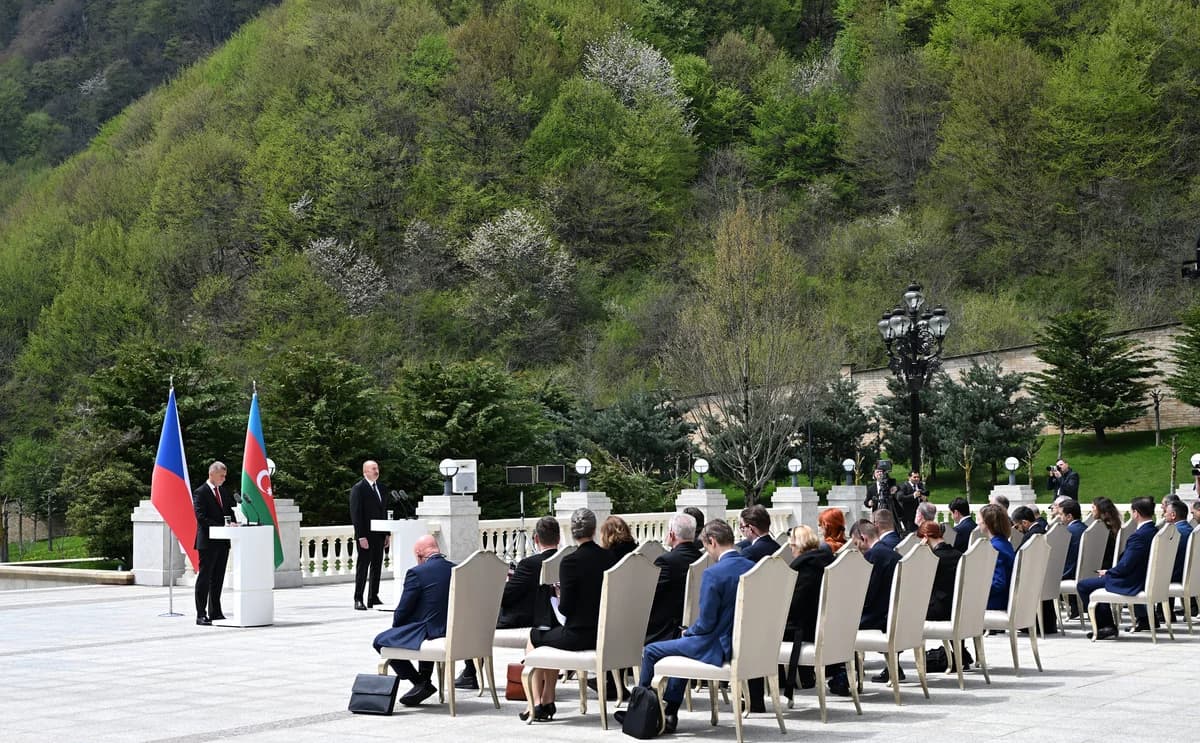 Prezident: "Çexiya ilə çox fəal siyasi dialoqumuz var"