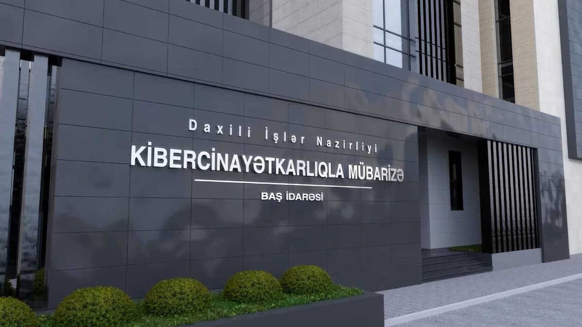 KMBİ bankların adından kiberdələduzluq edən şəxsləri saxladı - VİDEO