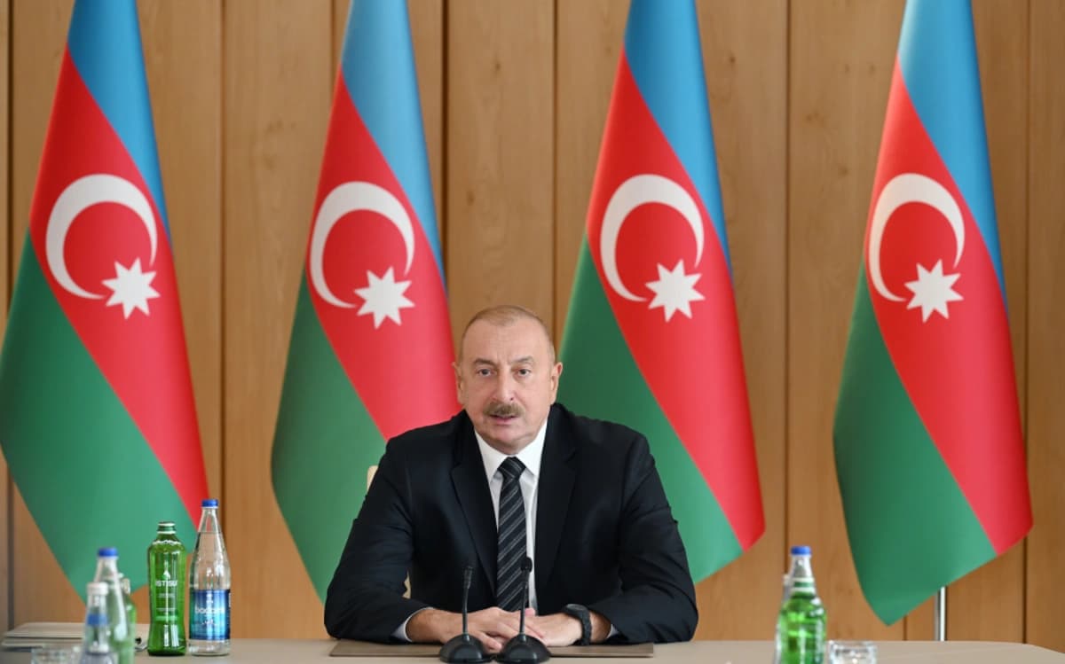 Azərbaycan Prezident və Gürcüstanın baş naziri mətbuata bəyanatlarla çıxış edirlər - VİDEO