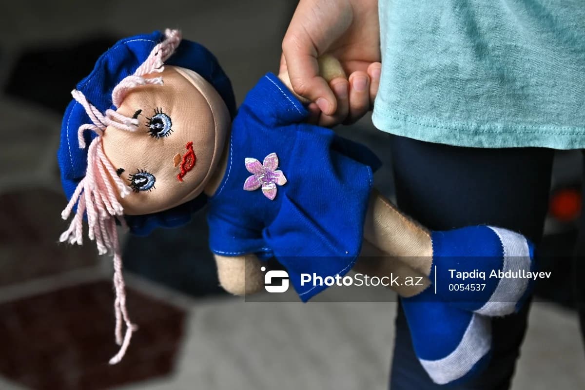 Gəncədə ata və anasından sonra nənə də 13 yaşlı qızdan imtina etdi